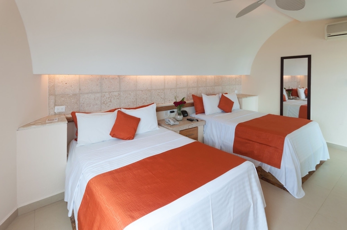 Imagen de la habitación del Hotel Artisan Family Hotels and Resorts Playa Esmeralda. Foto 8