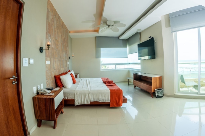 Imagen de la habitación del Hotel Artisan Family Hotels and Resorts Playa Esmeralda. Foto 17