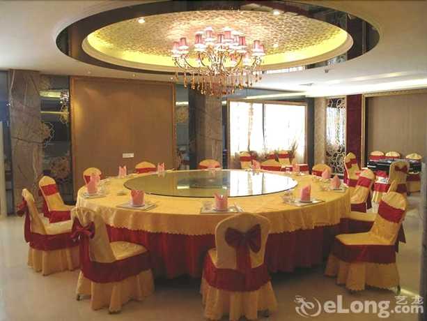 Imagen de la habitación del Hotel Artland Peninsula Hotel. Foto 11