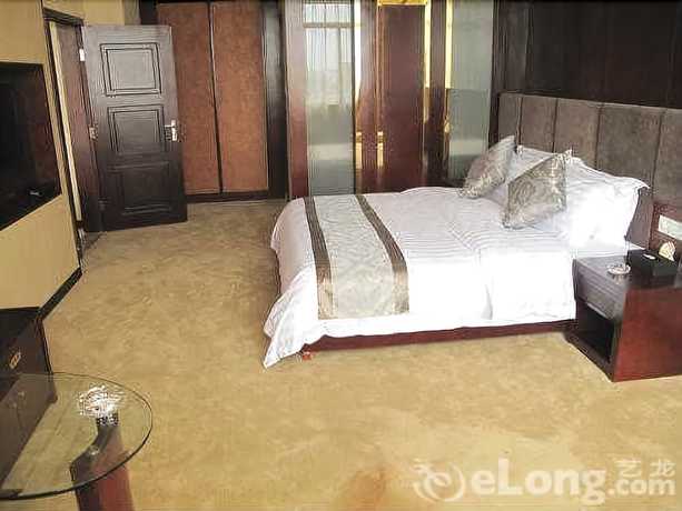 Imagen de la habitación del Hotel Artland Peninsula Hotel. Foto 15