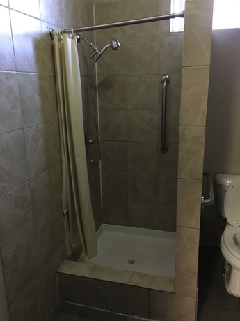 Imagen de la habitación del Hotel Artmar. Foto 12