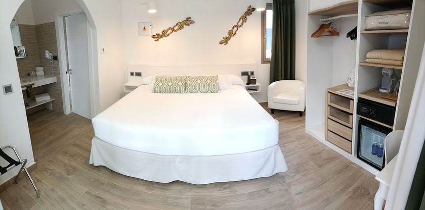 Imagen de la habitación del Hotel Artmonia. Foto 2