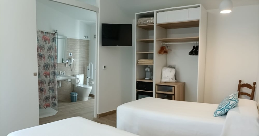 Imagen de la habitación del Hotel Artmonia. Foto 5