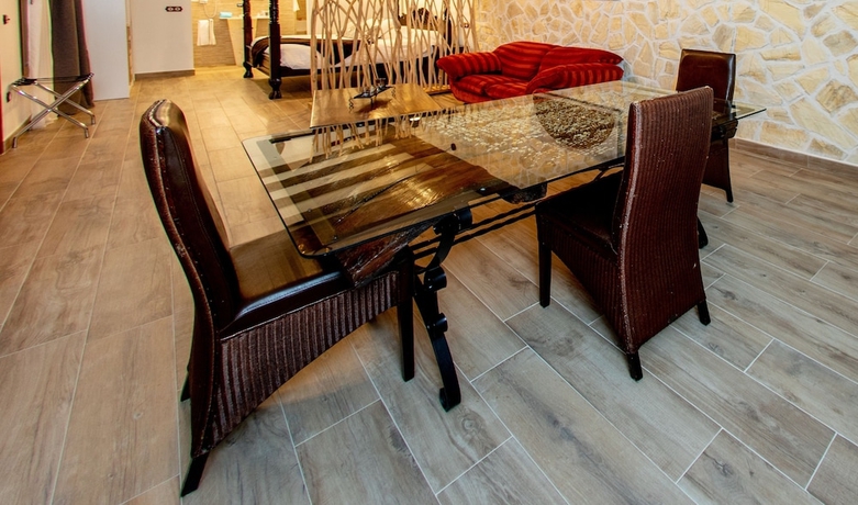 Imagen de la habitación del Hotel Artmonia. Foto 6