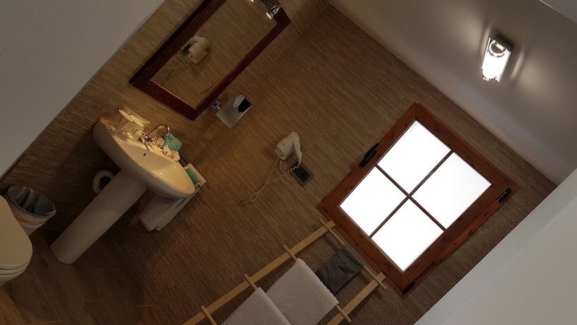 Imagen de la habitación del Hotel Artmonia. Foto 13