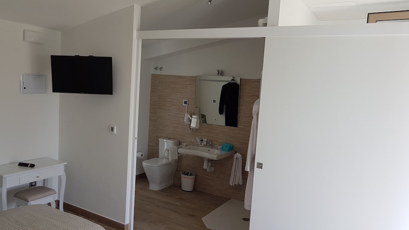 Imagen de la habitación del Hotel Artmonia. Foto 18