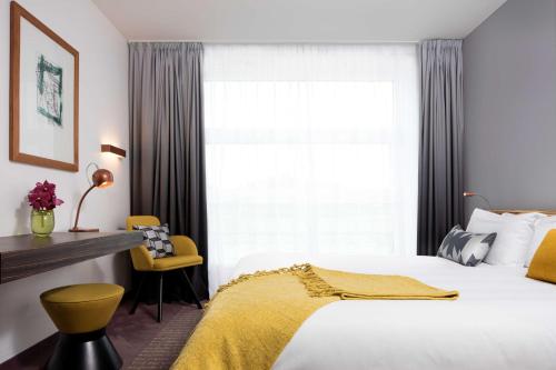 Imagen de la habitación del Hotel Art'otel Berlin Mitte. Foto 15