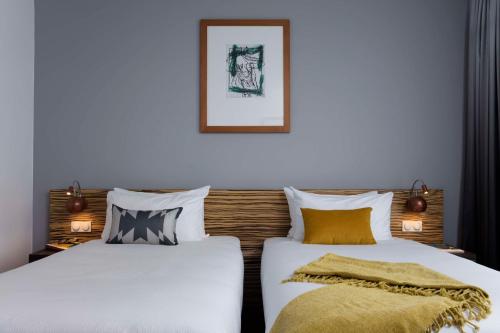 Imagen de la habitación del Hotel Art'otel Berlin Mitte. Foto 16