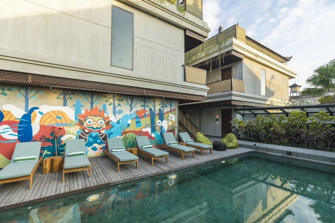 Imagen de la piscina del Hotel Artotel Haniman Ubud. Foto 17