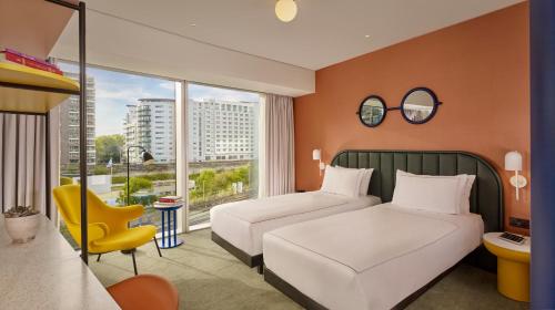 Imagen de la habitación del Hotel Art'otel London Battersea Power Station, Powered by Radisson Hotels. Foto 3