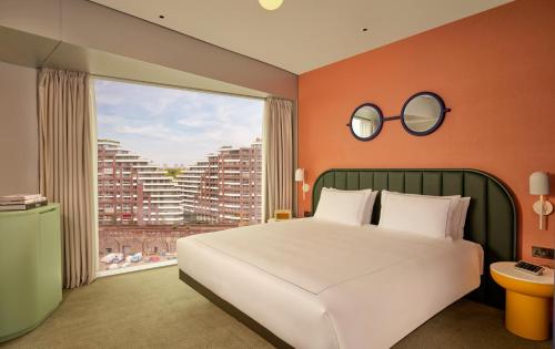 Imagen de la habitación del Hotel Art'otel London Battersea Power Station, Powered by Radisson Hotels. Foto 6