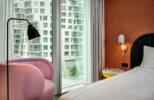 Imagen de la habitación del Hotel Art'otel London Battersea Power Station, Powered by Radisson Hotels. Foto 10