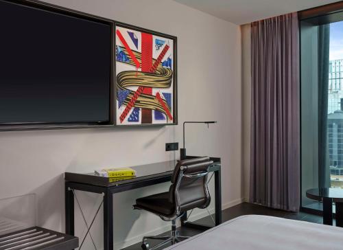 Imagen de la habitación del Hotel Art'otel London Hoxton. Foto 20