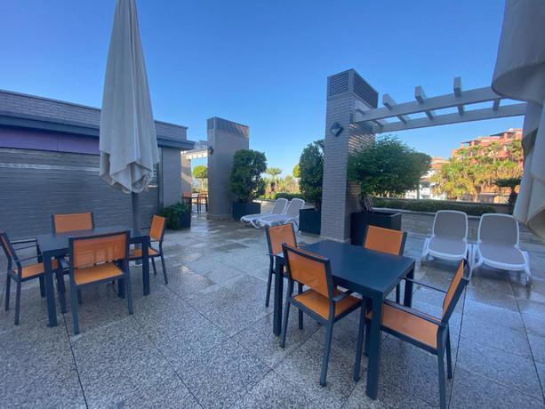 Imagen de los exteriores del Hotel Artplatinum Suites and Apartments. Foto 12