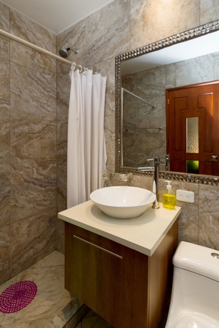 Imagen de la habitación del Hotel Artplaza. Foto 11