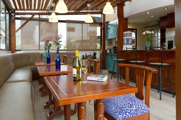 Imagen del bar/restaurante del Hotel Artplaza. Foto 3