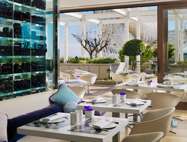 Imagen del bar/restaurante del Hotel Arts Barcelona. Foto 4