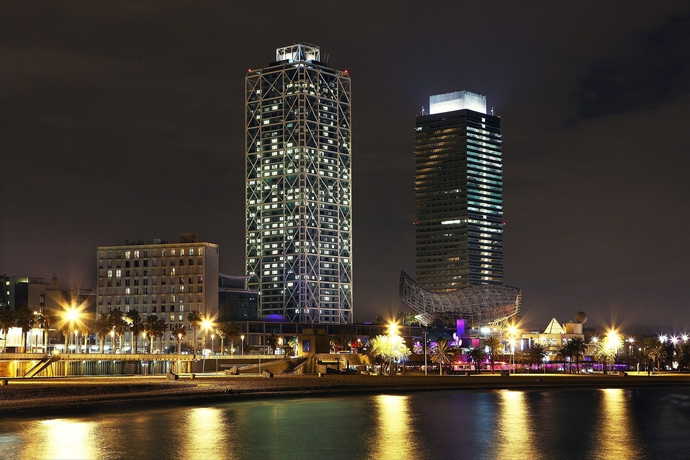 Imagen de los exteriores del Hotel Arts Barcelona. Foto 9