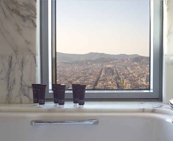 Imagen de la habitación del Hotel Arts Barcelona. Foto 7