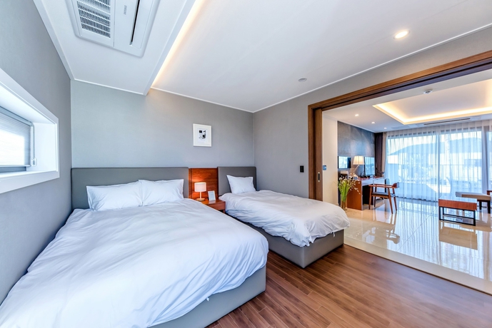 Imagen de la habitación del Hotel Arts Spa and Poolvilla. Foto 18