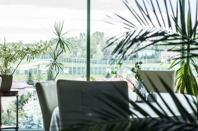 Imagen del bar/restaurante del Hotel Artur. Foto 2