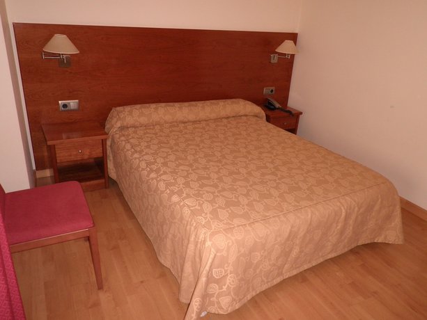 Imagen de la habitación del Hotel Arturo. Foto 11