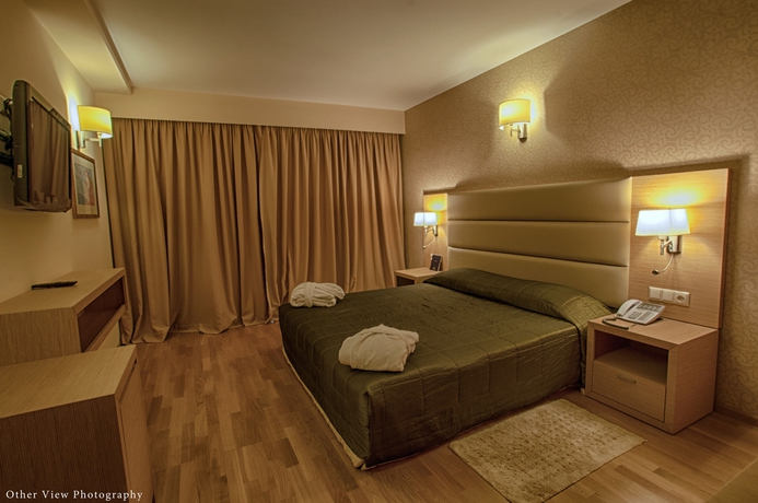 Imagen de la habitación del Hotel Arty Grand. Foto 8