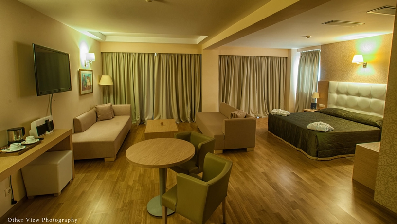 Imagen de la habitación del Hotel Arty Grand. Foto 9