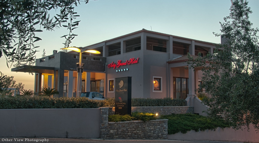 Imagen general del Hotel Arty Grand. Foto 4