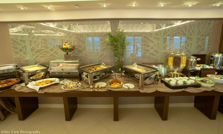 Imagen del bar/restaurante del Hotel Arty Grand. Foto 6