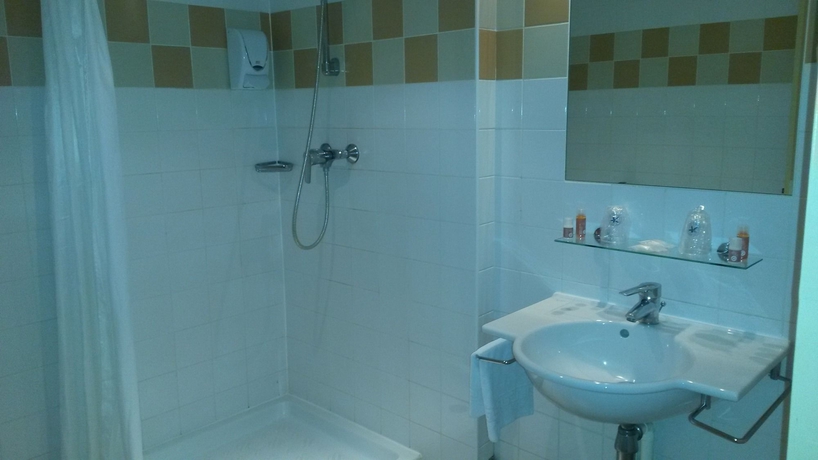 Imagen de la habitación del Hotel Artyster Clermont-ferrand. Foto 8