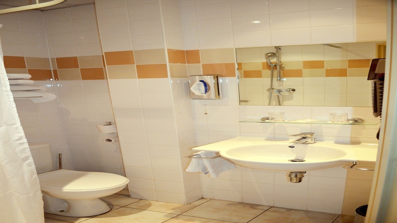 Imagen de la habitación del Hotel Artyster Clermont-ferrand. Foto 16