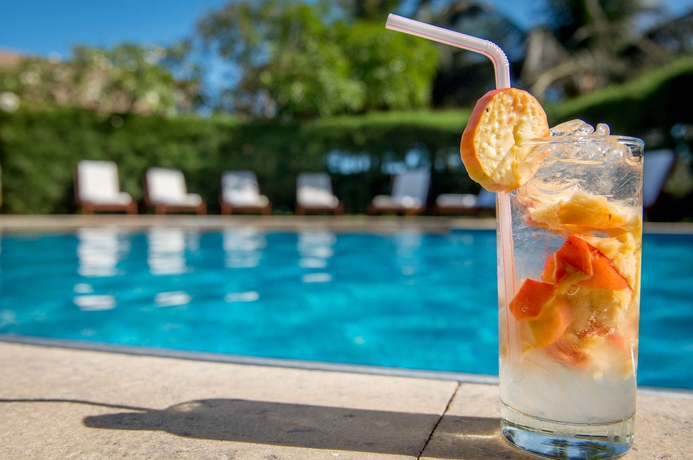 Imagen de la piscina del Hotel Aruanã Eco Praia. Foto 9