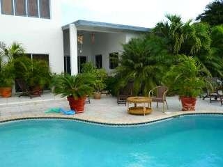 Imagen de la piscina del Hotel Aruba Harmony Apartments. Foto 6