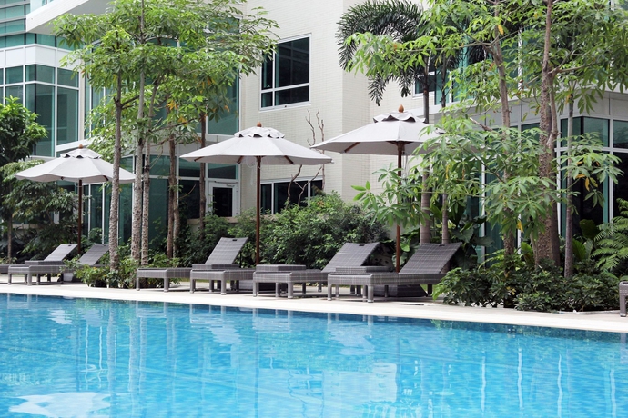 Imagen de la piscina del Hotel Aruga Apartments By Rockwell Makati. Foto 15