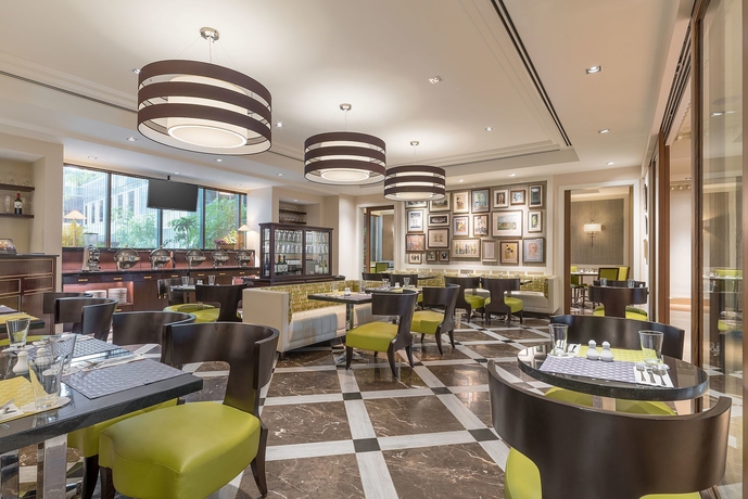 Imagen del bar/restaurante del Hotel Aruga Apartments By Rockwell Makati. Foto 3