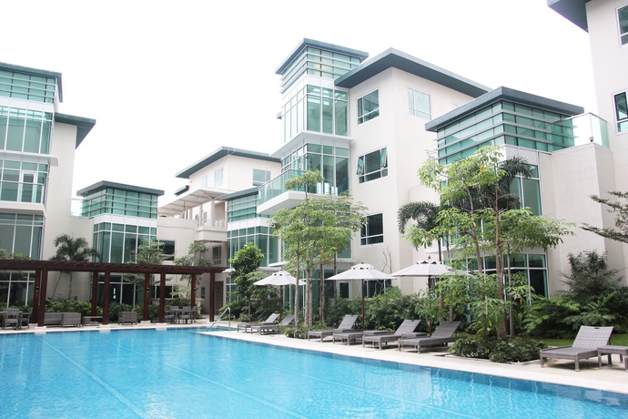 Imagen de la piscina del Hotel Aruga Apartments By Rockwell Makati. Foto 16