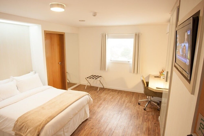 Imagen de la habitación del Hotel Aruj&aacute;. Foto 3