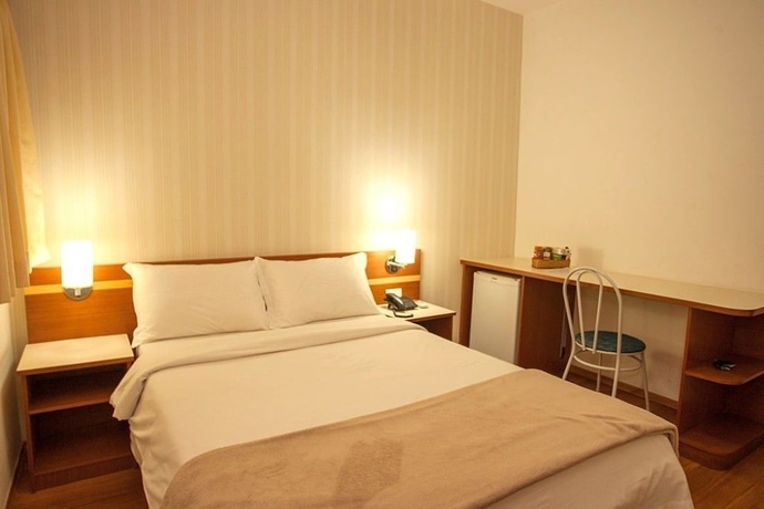 Imagen de la habitación del Hotel Aruj&aacute;. Foto 6