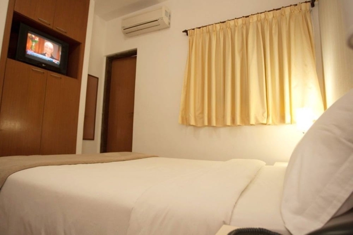 Imagen de la habitación del Hotel Aruj&aacute;. Foto 13