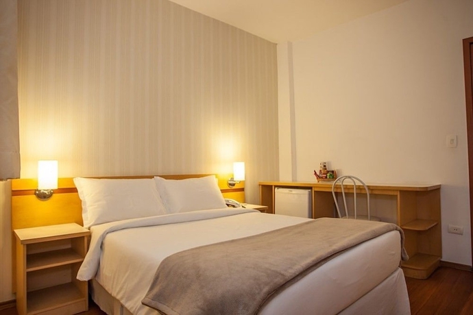 Imagen de la habitación del Hotel Aruj&aacute;. Foto 14