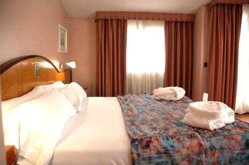Imagen de la habitación del Hotel Arum&iacute;. Foto 3