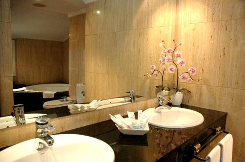 Imagen de la habitación del Hotel Arum&iacute;. Foto 5