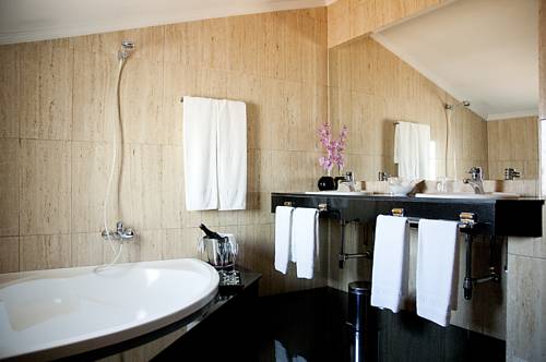 Imagen de la habitación del Hotel Arum&iacute;. Foto 6