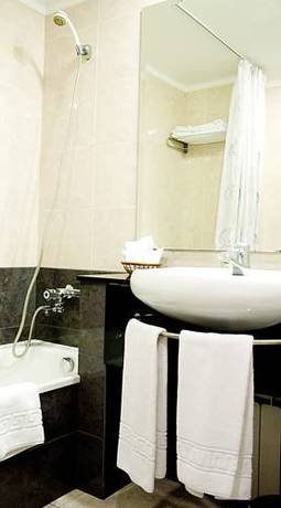 Imagen de la habitación del Hotel Arum&iacute;. Foto 9