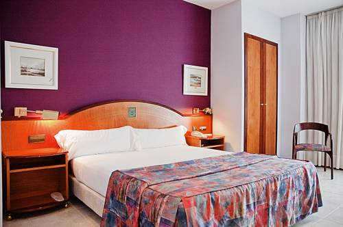 Imagen de la habitación del Hotel Arum&iacute;. Foto 11