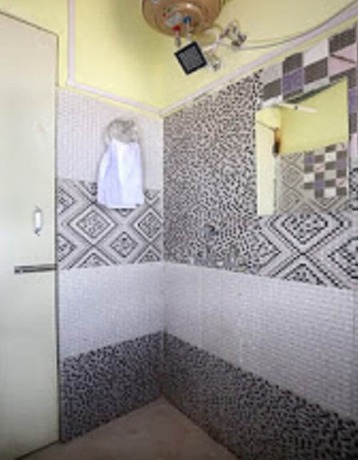 Imagen de la habitación del Hotel Arun Palace. Foto 4