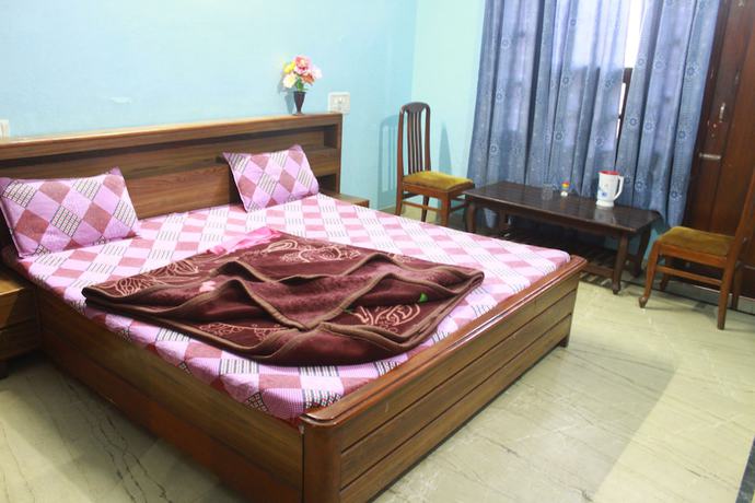 Imagen de la habitación del Hotel Arun Palace. Foto 6
