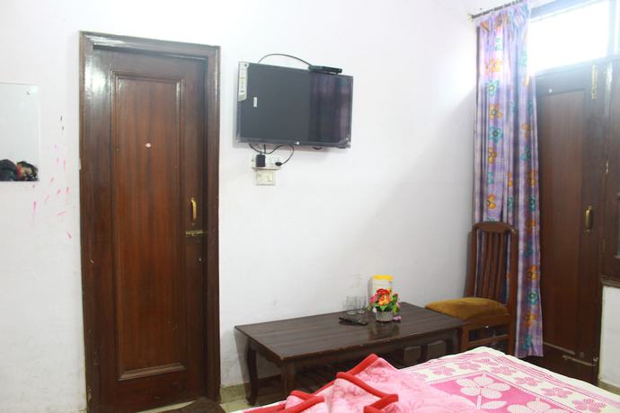 Imagen de la habitación del Hotel Arun Palace. Foto 8