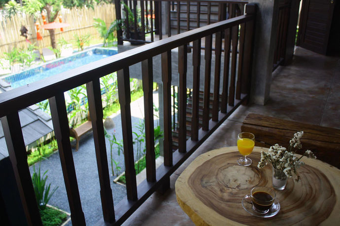 Imagen de los exteriores del Hotel Arun Rawee. Foto 13